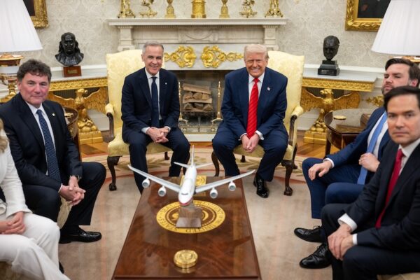 Chu Thiên Hương & Trần Quốc Sách: Kỹ trị và Dân túy: Cuộc gặp Trump–Carney và bóng dáng của một cuộc đối đầu ý thức hệ
