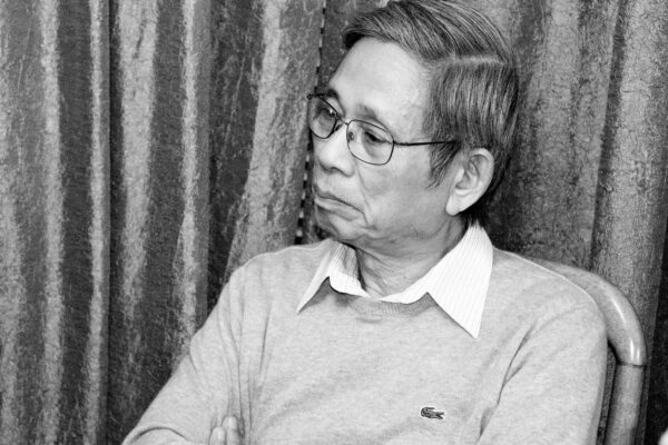 Trần Doãn Nho: Chất tùy bút trong chính luận Trần Trung Đạo